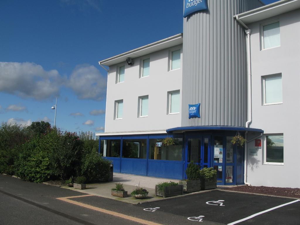Ibis Budget Clermont Ferrand Nord Riom Exterior foto