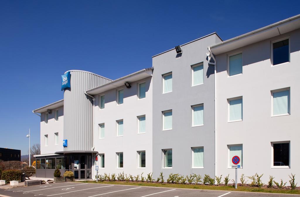 Ibis Budget Clermont Ferrand Nord Riom Exterior foto